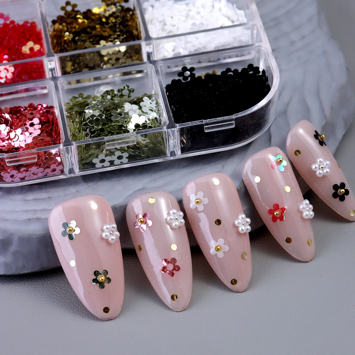 Kawaii 5 بتلات أسود أبيض مسمار الفن تقشر Y2K لامعة الذهبي مسمار زهرة الترتر ثلاثية الأبعاد لامع مسمار السحر ل مانيكير اكسسوارات
