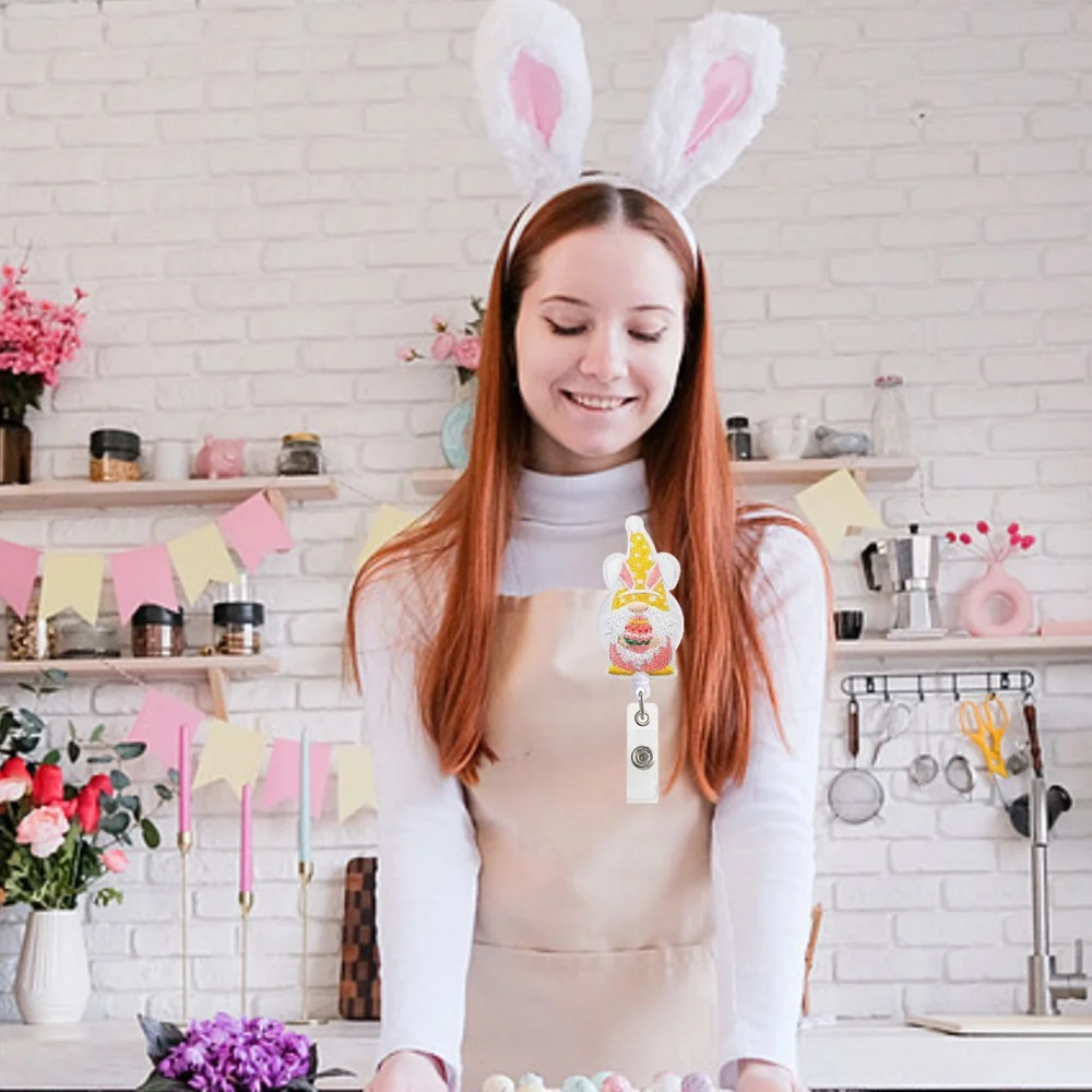 

Выдвижной держатель для ID-карт, легкий держатель для бейджей в виде гнома, фетровый зажим для бейджей, праздничный пасхальный держатель для бейджей для школы, подарков, офиса