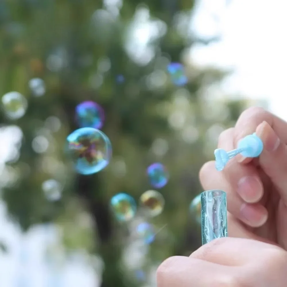 10-300 Stück Bunte Seifenblasenflaschen, Leere Röhrchen, Herzförmige Zauberstäbe, Mini-Seifenblasenstäbe für Kindergeburtstage und Partys – Detail 5