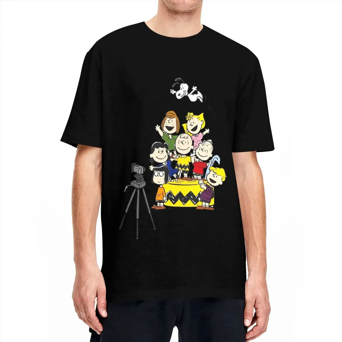 T-Shirt Peanuts Charlie Brown And Snoopy Cotton T Shirts Take Photos Hippie Tshirt for Couple Summer Aesthetic Short Sleeve Tops