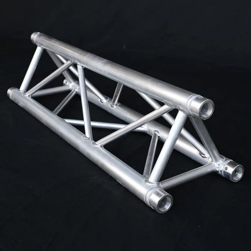 Modular truss system in aluminium with a load capacity of 500 kg