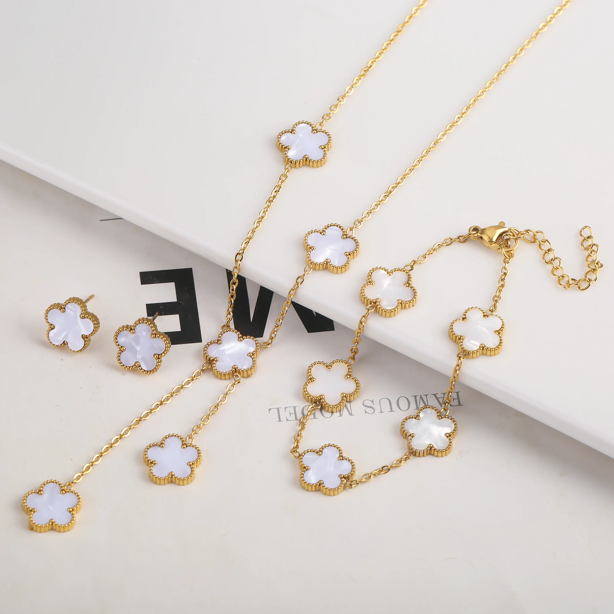 Gold Plated Stainless Steel Set Plum Blossom Plant Five Leaf Flower Bracelet Necklace Earrings Women\'s Luxury Gift Clover