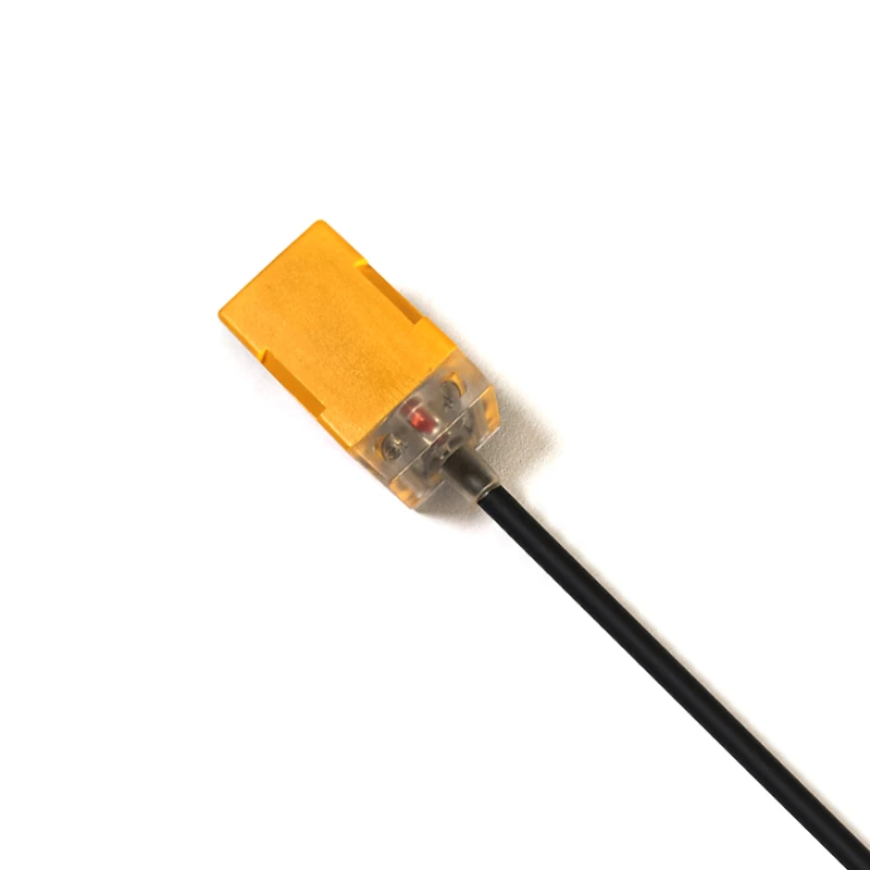 50 قطعة مستشعر القرب من المصنع NPN PNP مكعب شل شاشة حثي درع نظام التشغيل الآلي الصناعي مفتاح حثي معدني Se