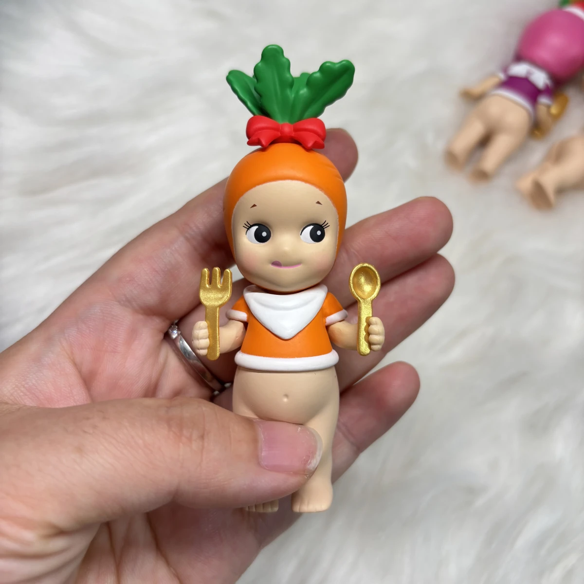 SonnyAngel Mini Figure Christmas Dinner Series Blind Box The adorable angel holding the Christmas dinner SAS65950