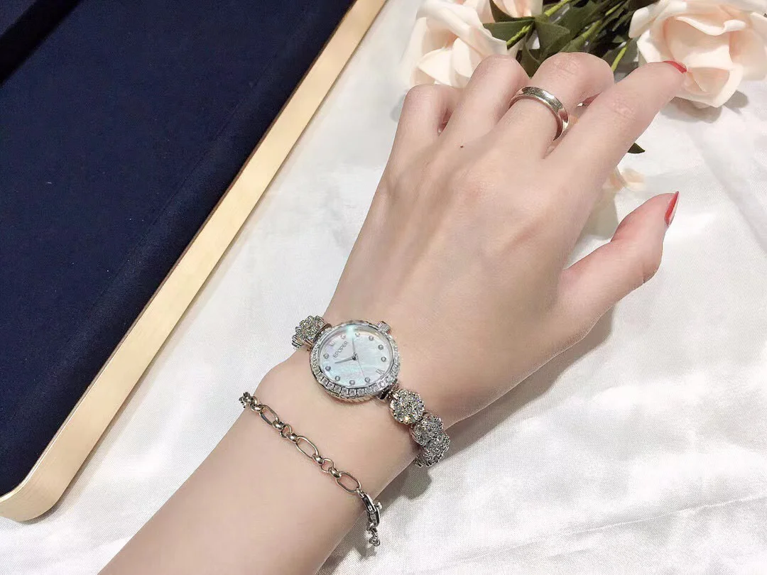 EYER  Fashion Jewelry Shining Crystal Bracelet Watch Women's Elegant Casual Princess Style Watch Luxury Design Jewelry For Women