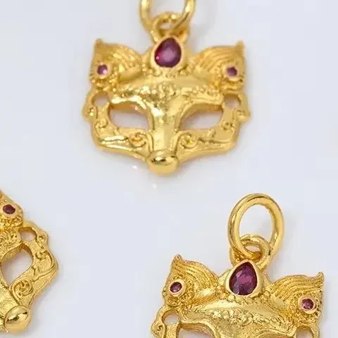 Copper-Plated Gold Zirconium-Inlaid Hollow Fox Mask Double-Ear Pendant DIY Crystal String Pearl Jewelry Handmade Accessory
