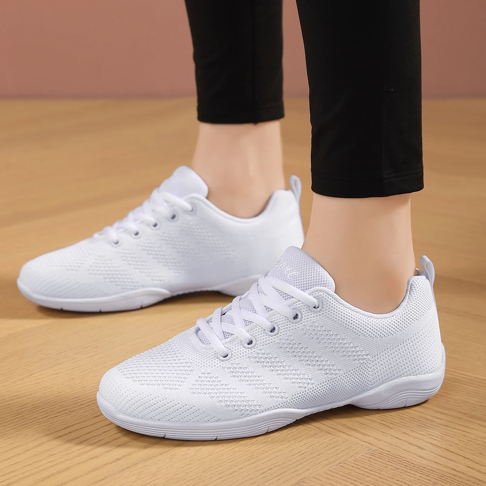 White Cheerleading Shoes For Women Girls Lightweight Cheer Shoes Dance Shoes Aerobics Sneakers For Competition Training 2323