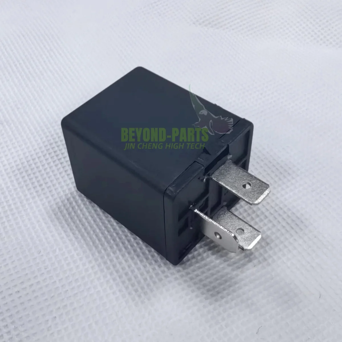 

R140W-9S Excavator Spare Parts 3-Pins Flasher Relay 21ER-60701 21FQ-60070