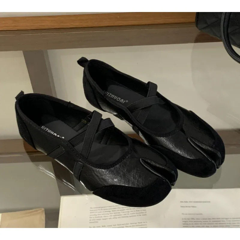 

Black Silver Red Ballet Flats Trainers Women Split Toe Ballerina Tabi Walking Sneakers Woman Mary Jane Shoes Footwear