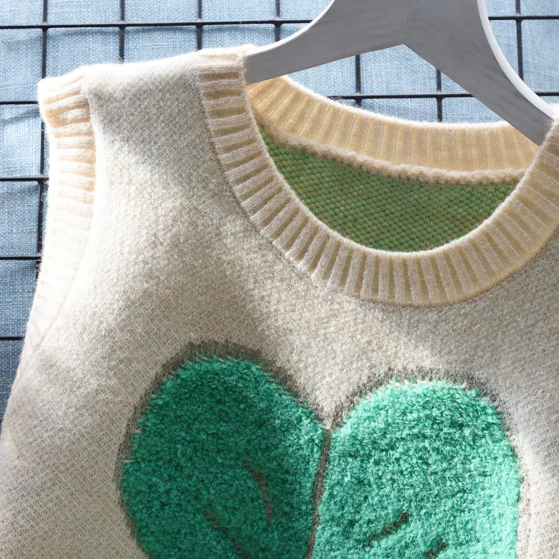Lady Sweaters Beige Cropped Waistcoat Short Loose Knit Vests for Women Flowers Pullover Y2k Elegant Clothing Classic Warm