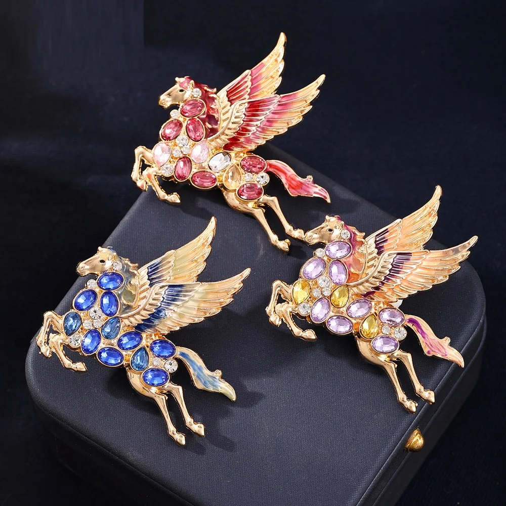 Broche de Pegaso de lujo, exquisita moda de nicho, accesorios versátiles de Pin de caballo Animal, venta al por mayor