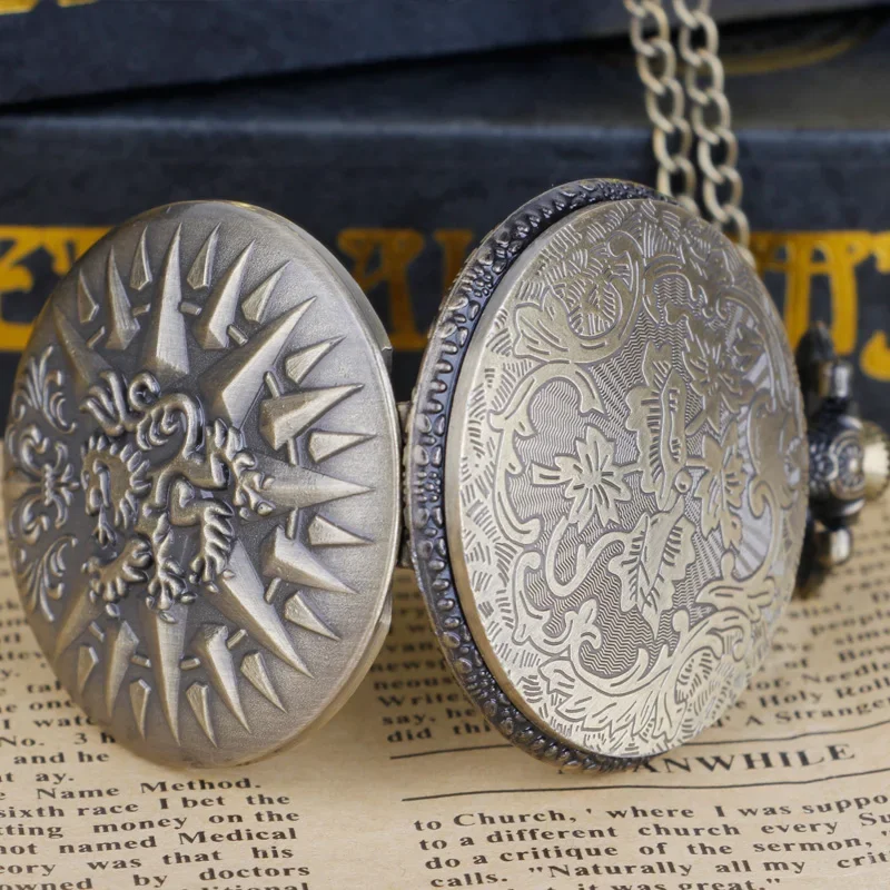 Retro Style Roaring Lion Badge Quartz Pocket Watch Necklace Pendant Men Women Gifts