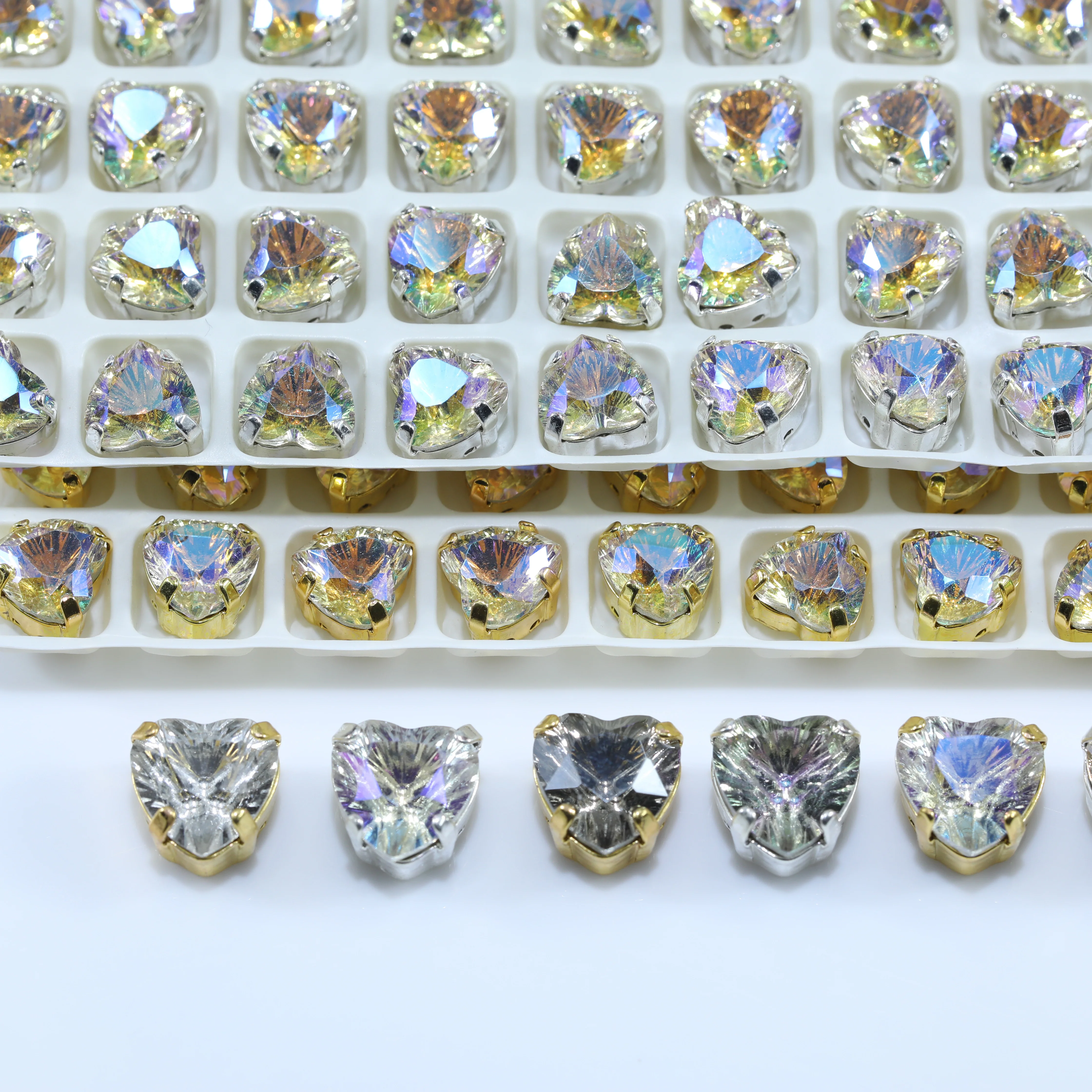 Mehrfacetten-Herzform-Millennium-Schliff-Aufnäh-Strasssteine mit Metallfassung, K9-Glas-Kristall-Strass für Kleidung, Taschen, Haare – Detail 4