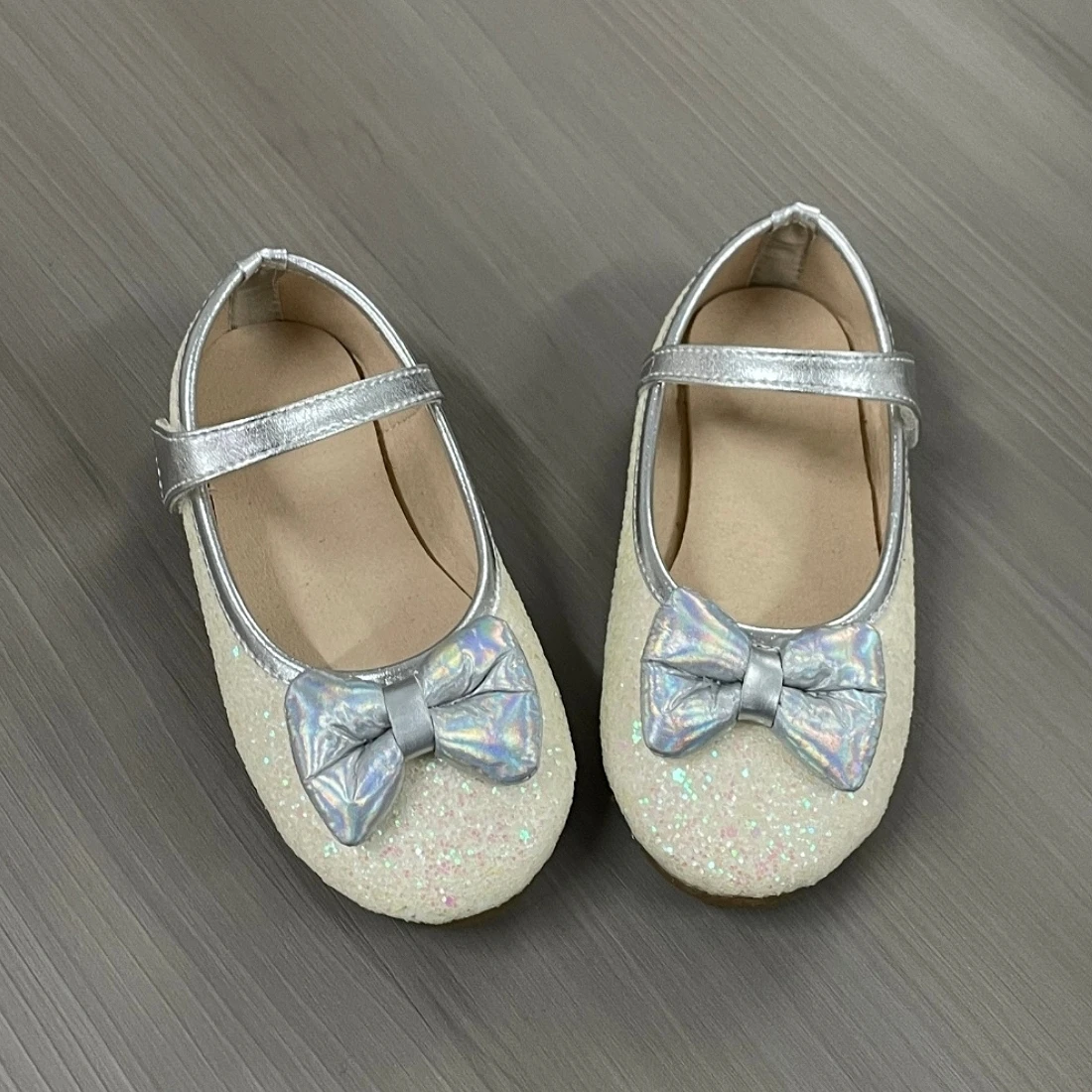 

Jinyu Fashion Style Bow Shape Light Yellow Outdoor Activity Princess Shoes Children's Shoes Glitter Leather Durable Baby Shoes