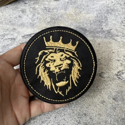 Brazalete táctico Leo con parche bordado de león, gancho y bucle