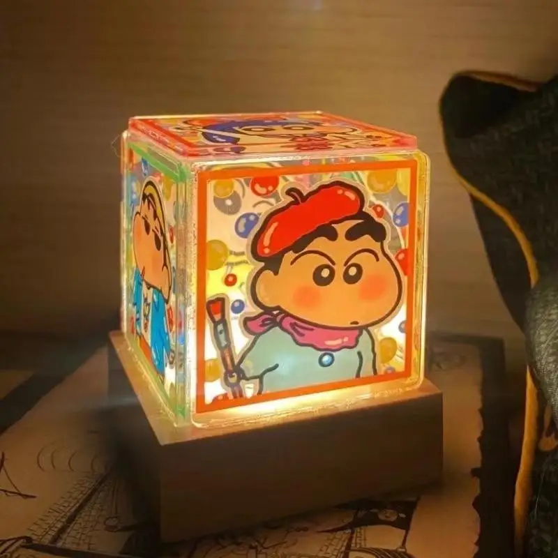 Kredka Shin-Chan Cartoon nastrojowe oświetlenie sypialni komiks peryferia dekoracja pokoju wykwintna lampa biurkowa prezenty świąteczne dla