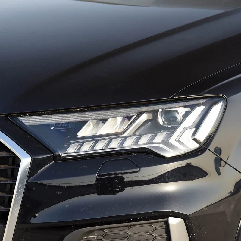 

A PairSuitable For 20-23 Audi Q7 Headlight Assembly Modified High-matching Matrix LED Daytime Running Light Streamer Steering Le
