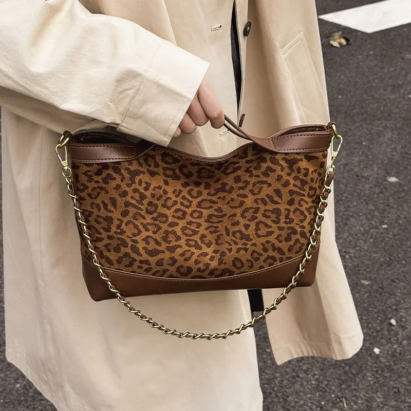 

Tote Autumn and Winter Premium Matte Bag Women's Fashion Large-capacity Commuter Portable Leopard Print Temperament Shoulder Bag