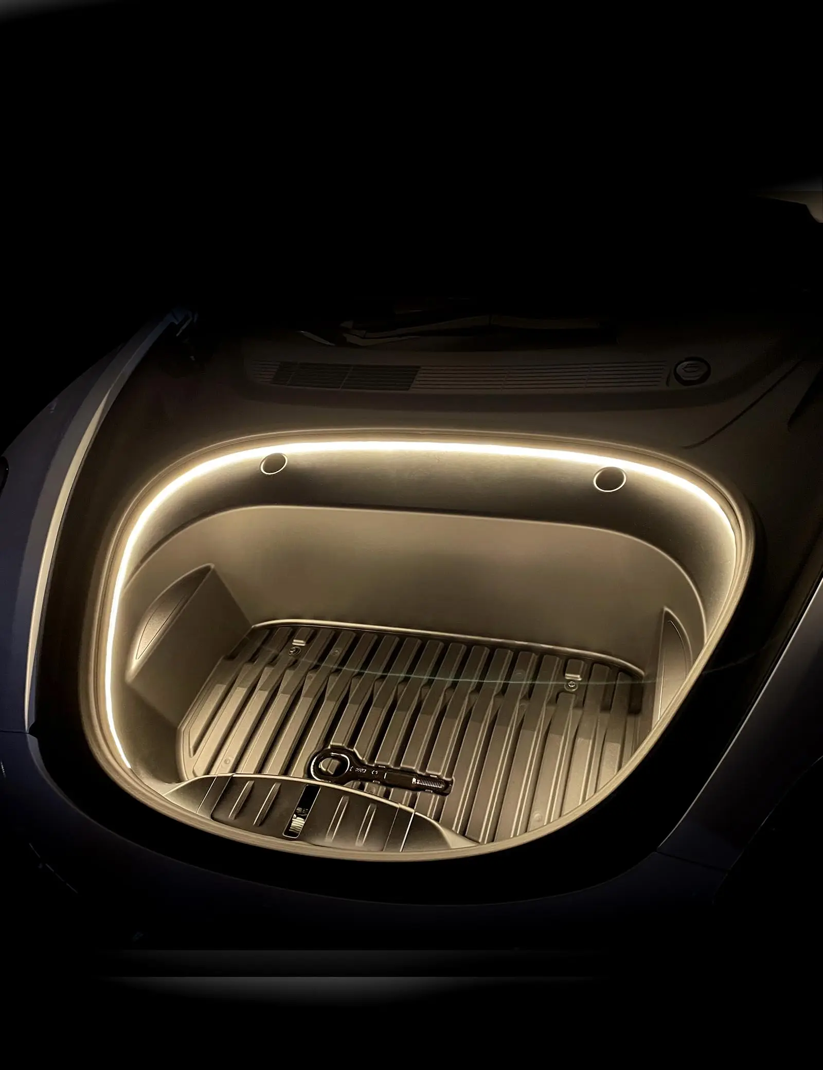 

Светодиодная лента Frunk для Tesla Model 3 (2021-2023)