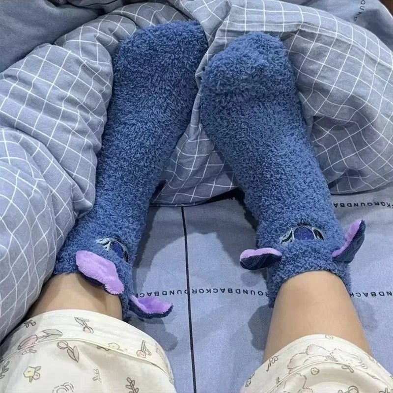 Calzini Disney Stitch Kawaii Crew in morbido misto cotone per adulti e bambini, regalo di compleanno di Natale, calzini carini da indossare ogni giorno