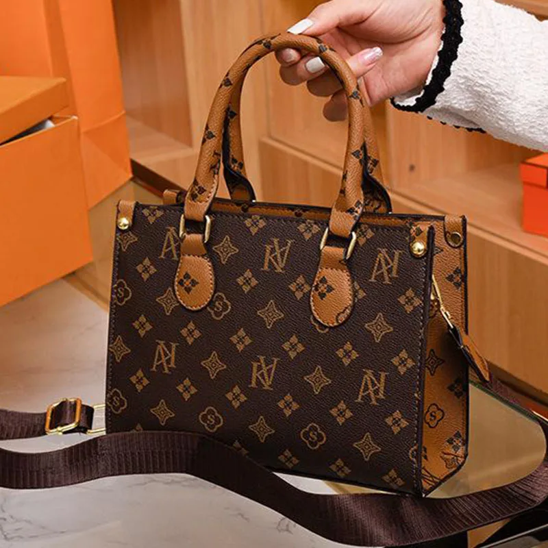 New brand shoulder Bag for 2025 luxury designer handbag women Handbags leather Printed monogram single shoulder straddle bag