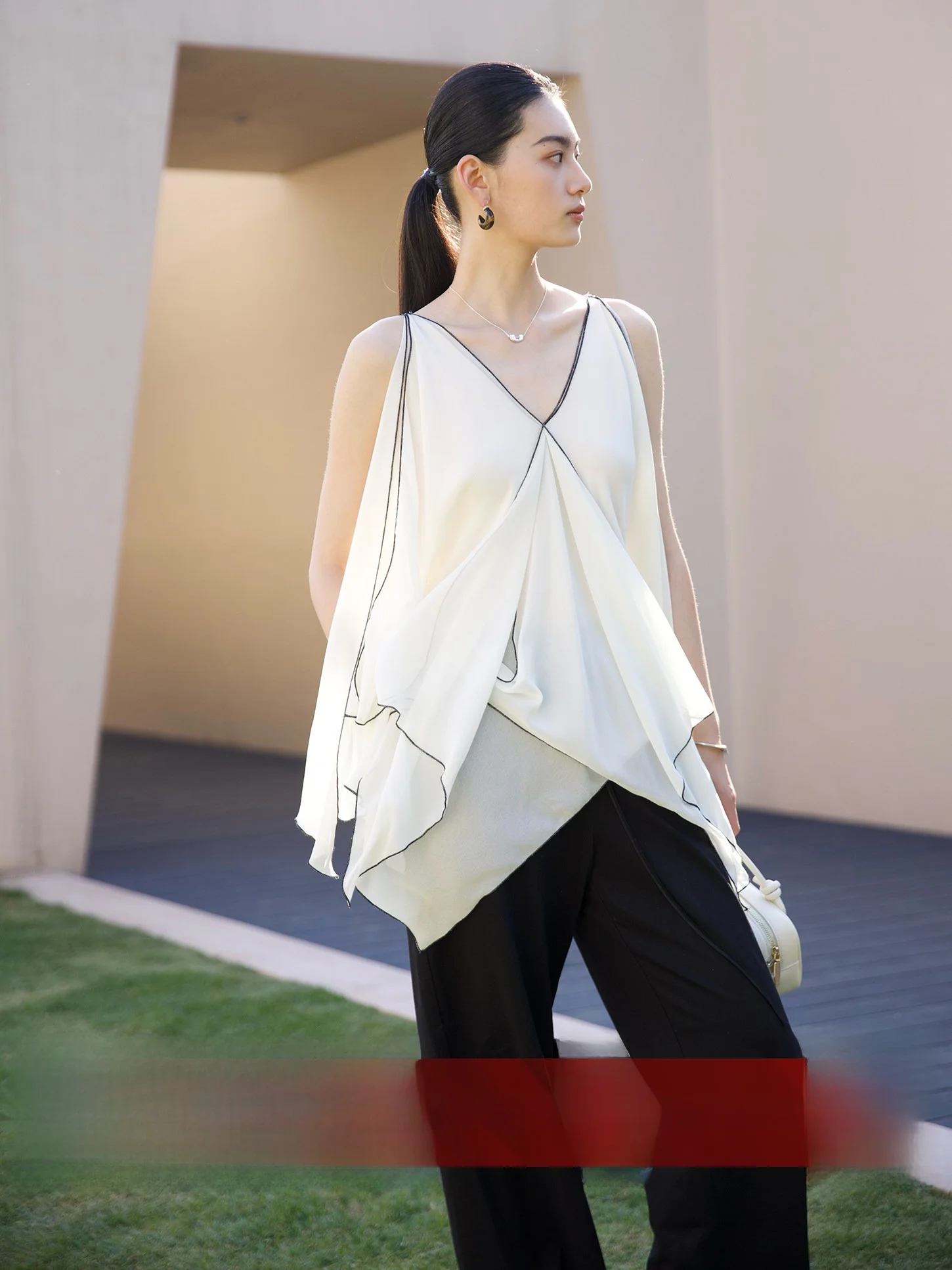 

CESILWANG Linear Aesthetic Overlap Pearl Chiffon Design Irregular Hemming Meat Concealing Strap Top Women's Summer Vest