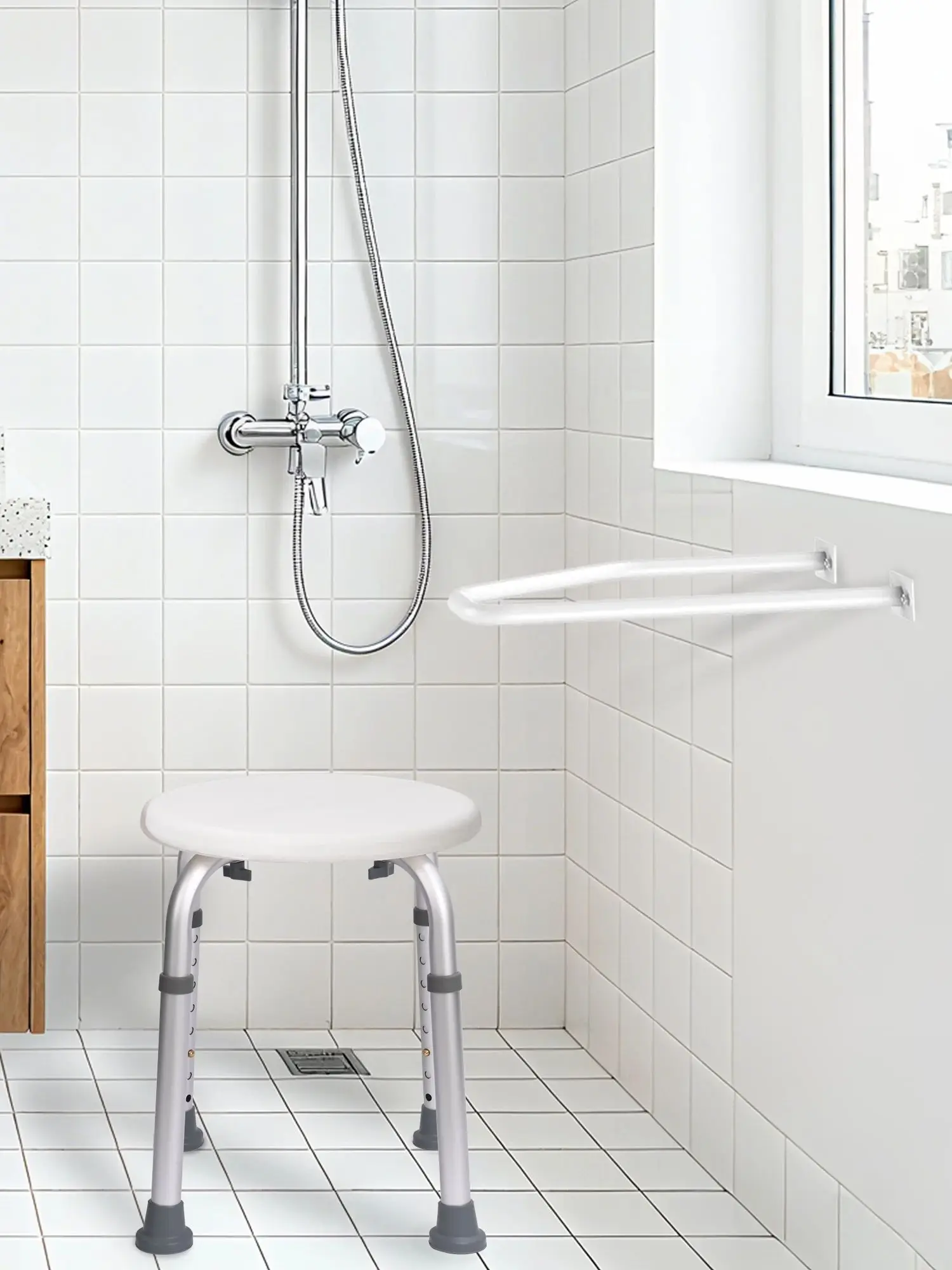 Chaise de douche réglable en hauteur, aluminium, antidérapante, capacité de charge 136 kg, blanc crème