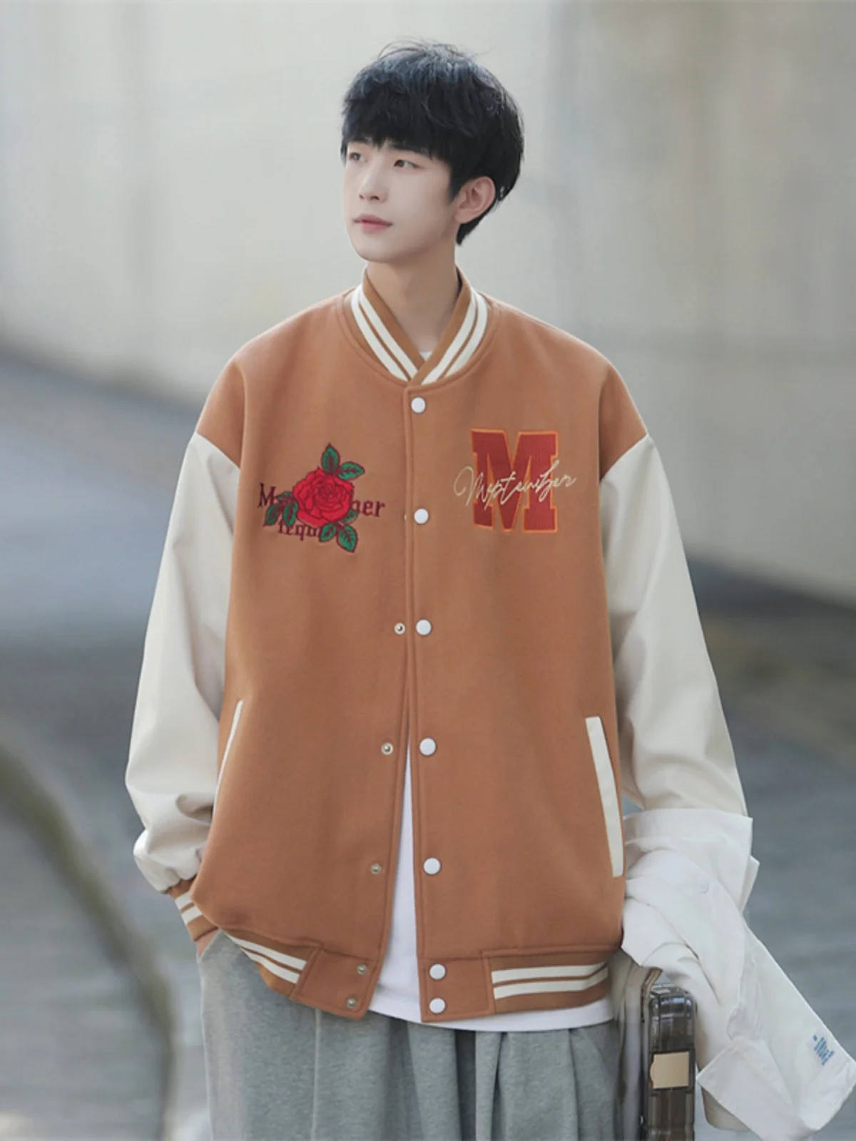 

Ретро-американская мужская бейсбольная куртка, осенняя модная верхняя одежда из искусственной кожи с вышивкой и трикотажными вставками, трендовая молодежная модель