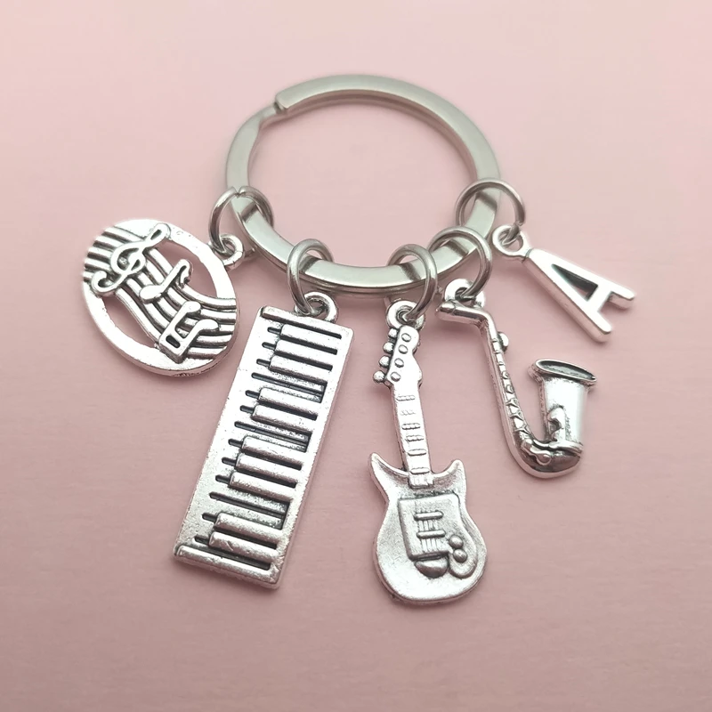 Stylish A-Z letter music teacher keychain music pianist gift music microphone notes handmade guitar accessories souvenirs