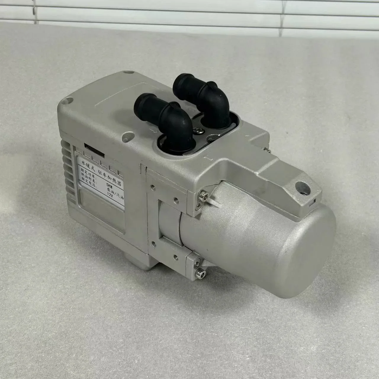New 12V DC Parking Water Heater for Bus Truck RV Camper  Fuel Preheated Hot Water Pre Heating for Bus Truck RV Camper