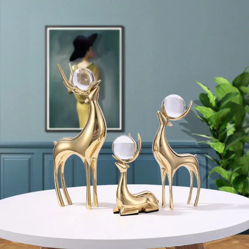 

Creativity Metal Simulation Animal Deer Copper Golden Crystal Ball Crafts Furnishings Modern Home Living Room Desktop Decoration