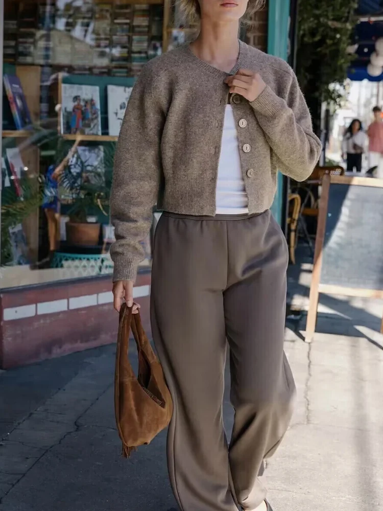 

European and American style autumn new fashion simple casual women's clothing button short round neck long sleeve knitted jacket