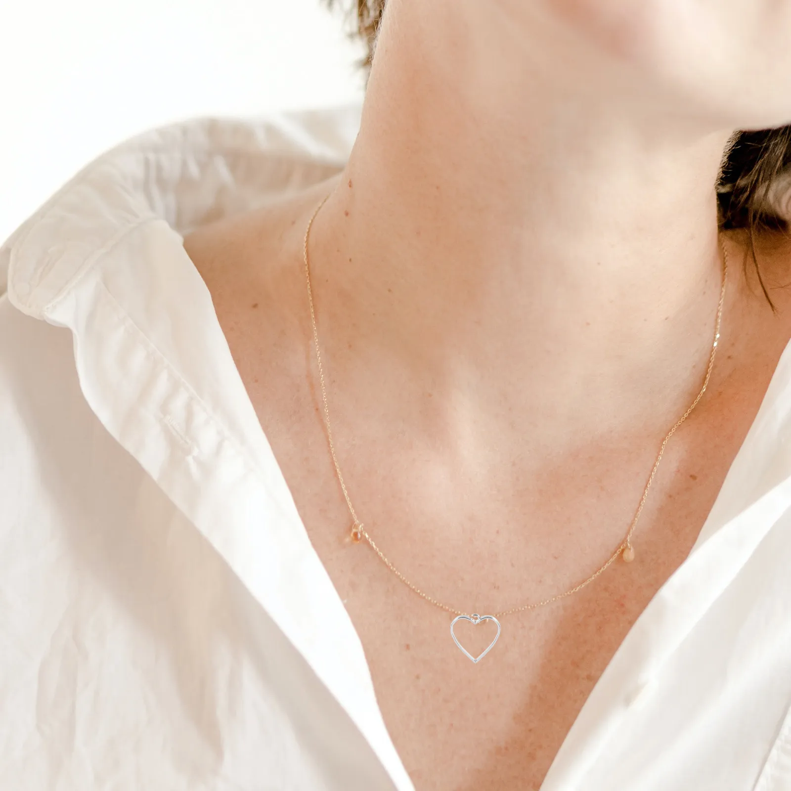 

20 шт. модных подвесок в форме сердца из сплава, аксессуары для самостоятельного изготовления украшений, устойчивые к выцветанию, для ожерелий, брошей, рукоделия