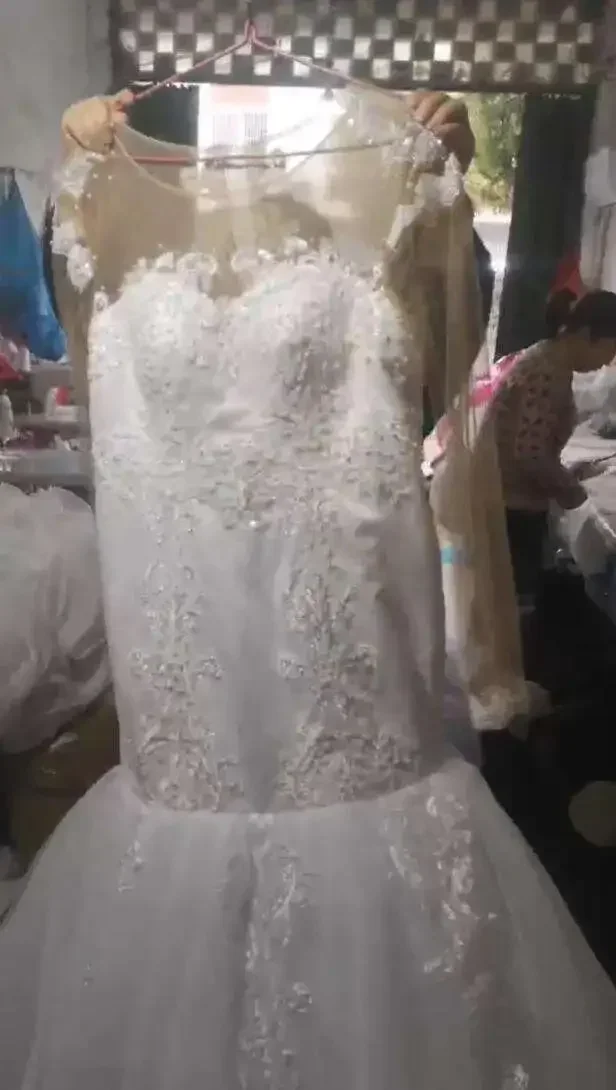 맞춤형 아프리카 레이스 아플리케 머메이드 웨딩드레스 신부용 베스티도 데 노이바 긴 소매 버튼 백 가든 브라이덜 가운