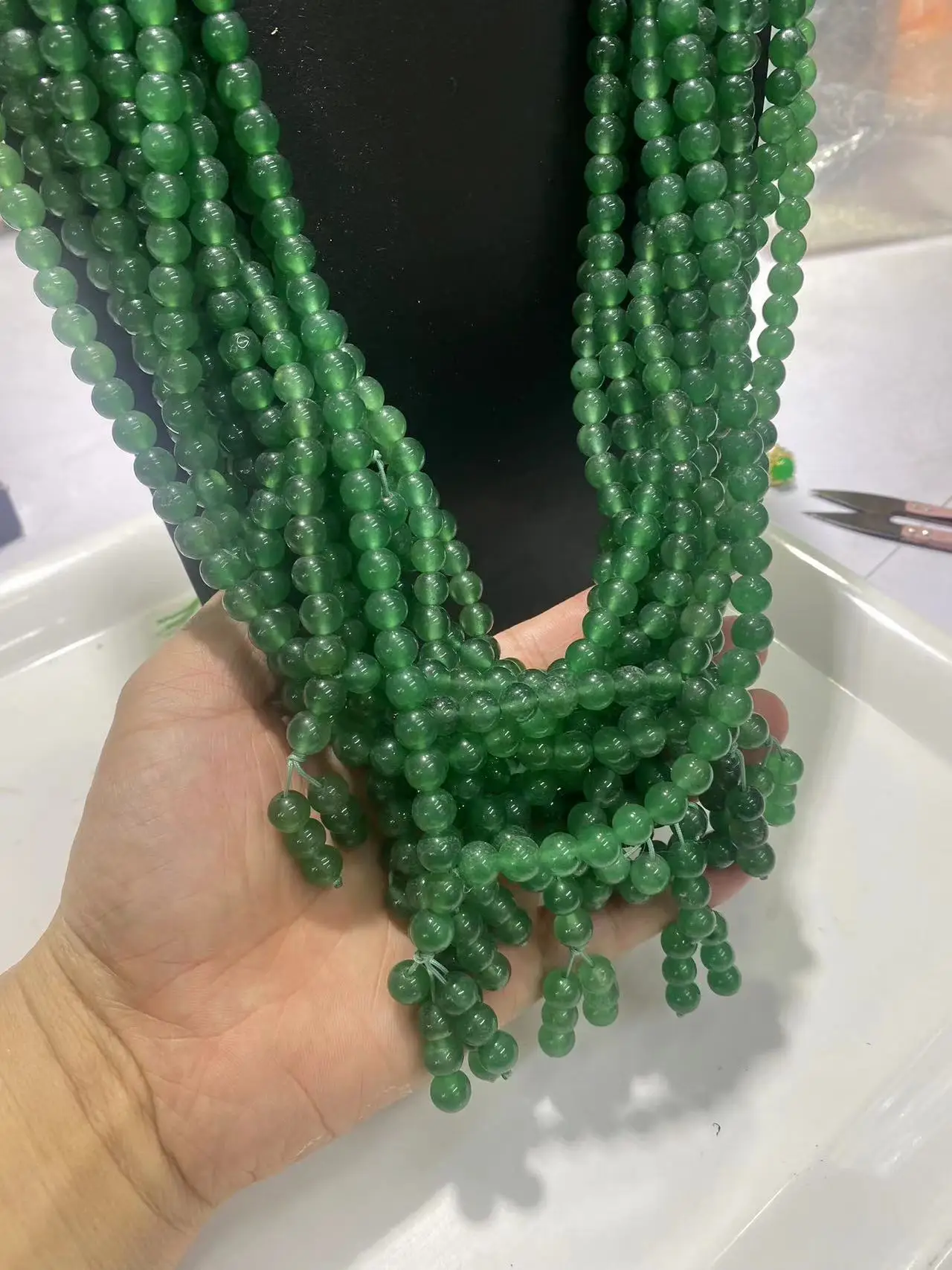 1pcs/lot Natural Jade Jade 108pcs Small Beads Necklace 8mm No impurities Exquisite workmanship Sweater chains Stylish charm gift