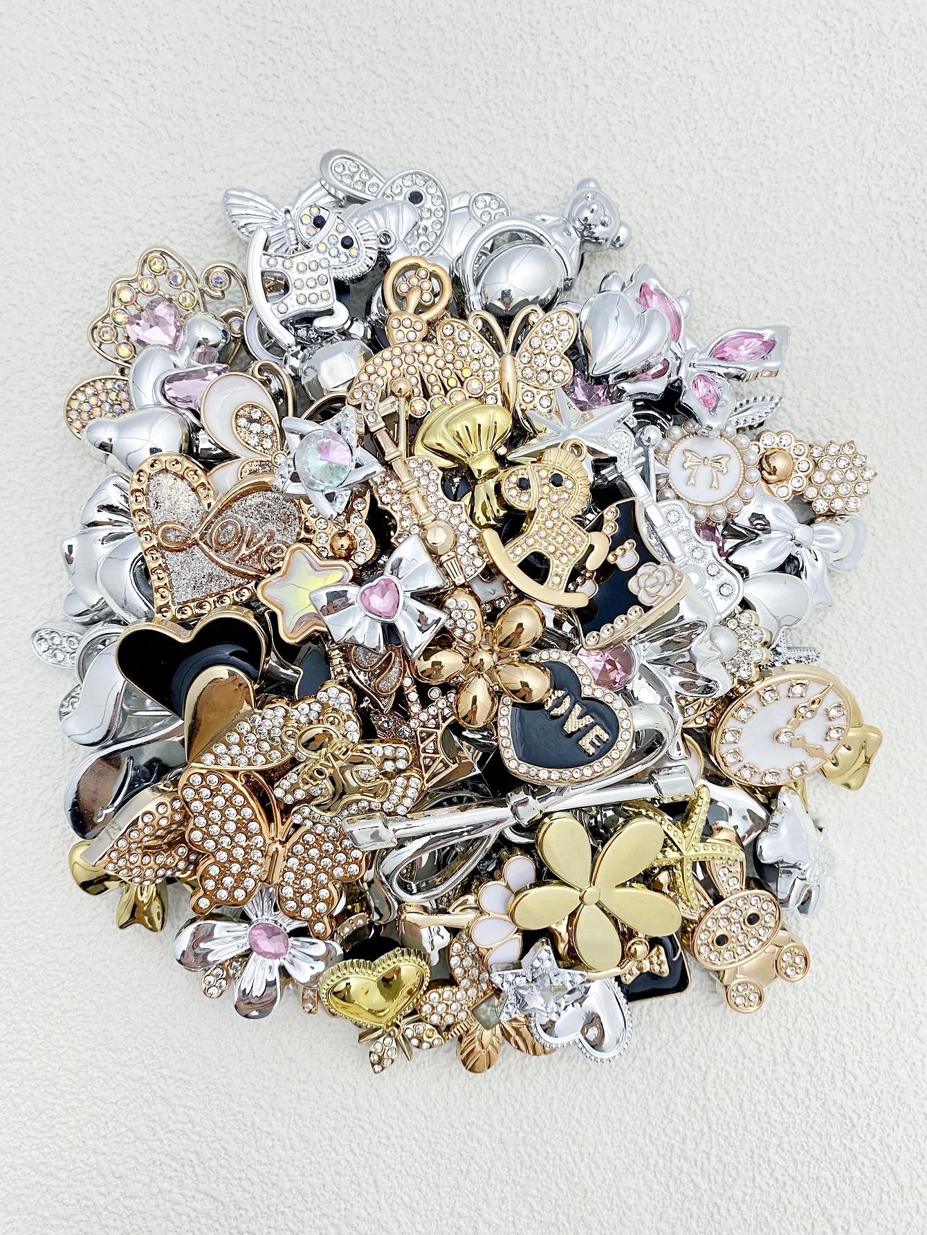 

[Random] 30 accessories Detachable DIY everything gold/silver love Bear bow Rabbit stars flower rose decoration, suitable for wo