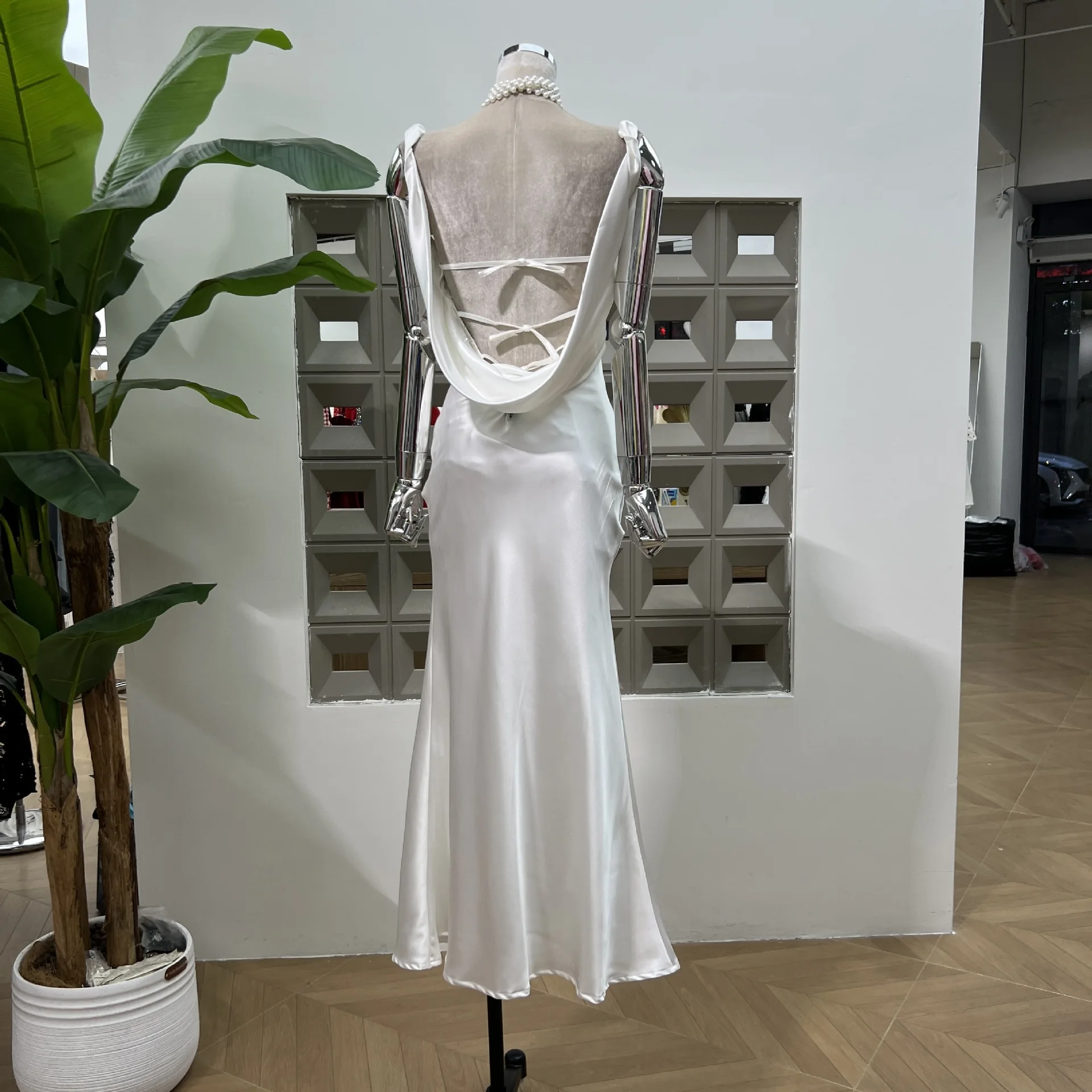 Moda elegante vestidos de festa de brithday para as mulheres 2025 verão sem mangas u sem costas cetim bodycon maxi vestidos roupas femininas