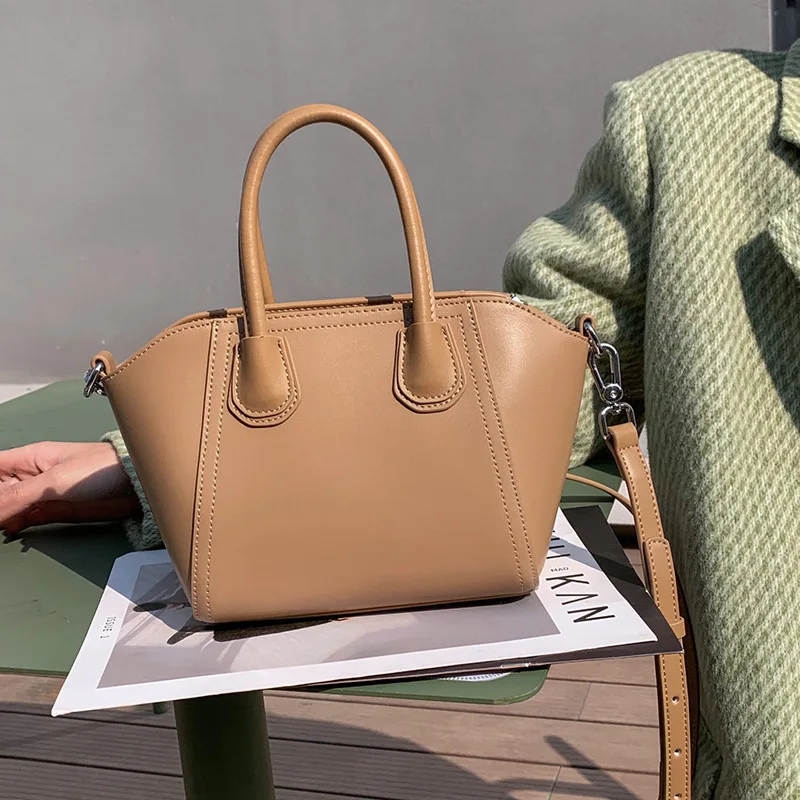 

2025 new niche handbag, wing bag, temperament cowhide large capacity commuting shoulder dumpling bag, crossbody bag for women