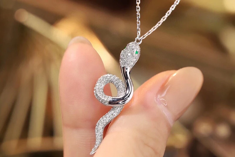 KUGG 100% 18K White Gold Necklace Fashion Snake Shape Luxury Diamond Jewelry Natural Emerald Necklace for Women Anniversary Gift