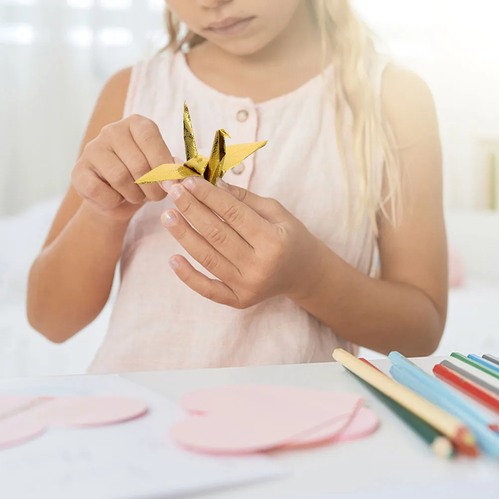 

100 Sheets Gold Origami Paper Single-Sided Bright Color for Beginners DIY Hand-Made Craft Pearl Folding Paper Art