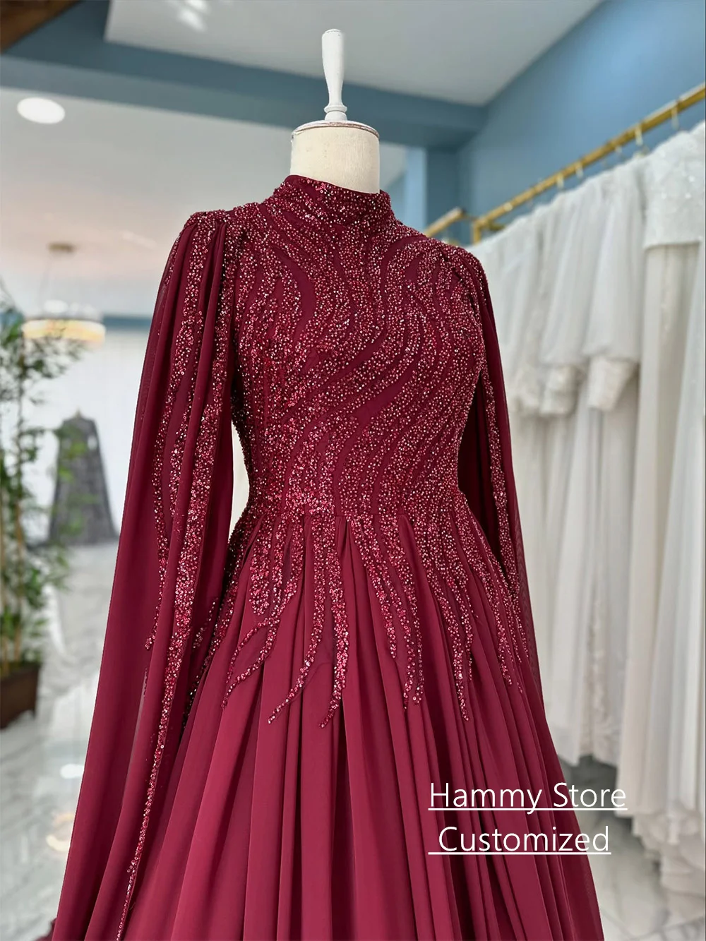Bescheidenes Burgunder-Abendkleid, maßgeschneidert, lange Ärmel, Stehkragen, Pailletten, Hofschleppe, Chiffon, arabisches Abendkleid, Partykleider – Detail 5