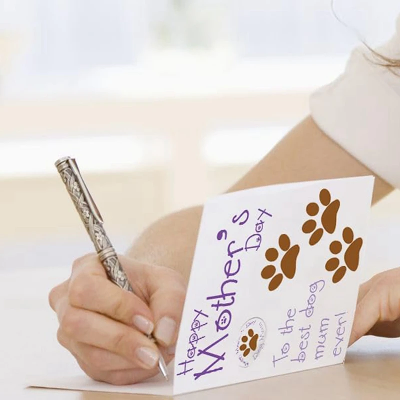 بطاقة عيد الأم من الكلب للأم مع شارة بطاقات عيد الأم وهدايا عيد الأم متينة وسهلة التركيب