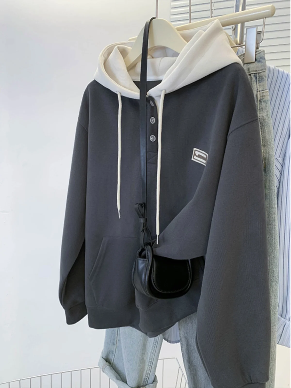 Retro Amerikaanse gesplitste kleur Blo Loose Fit dameshoodie Herfst Winter Design Sense Afslankende Patchwork Jaet Top