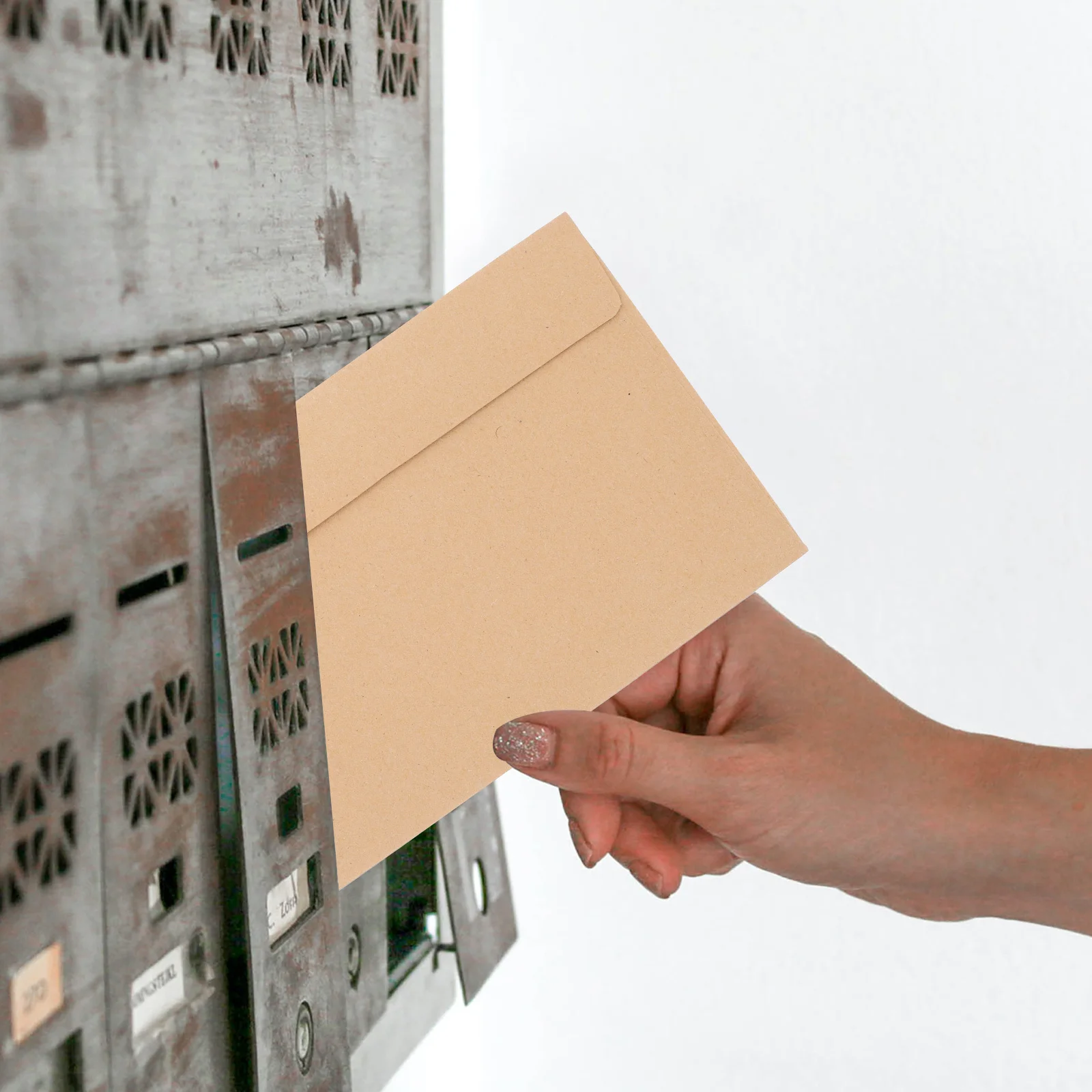 

50Pcs Self Seal Kraft Envelopes Blank Surface Greeting Card Mailing Invitation Envelopes Khaki Kraft Paper Mailers