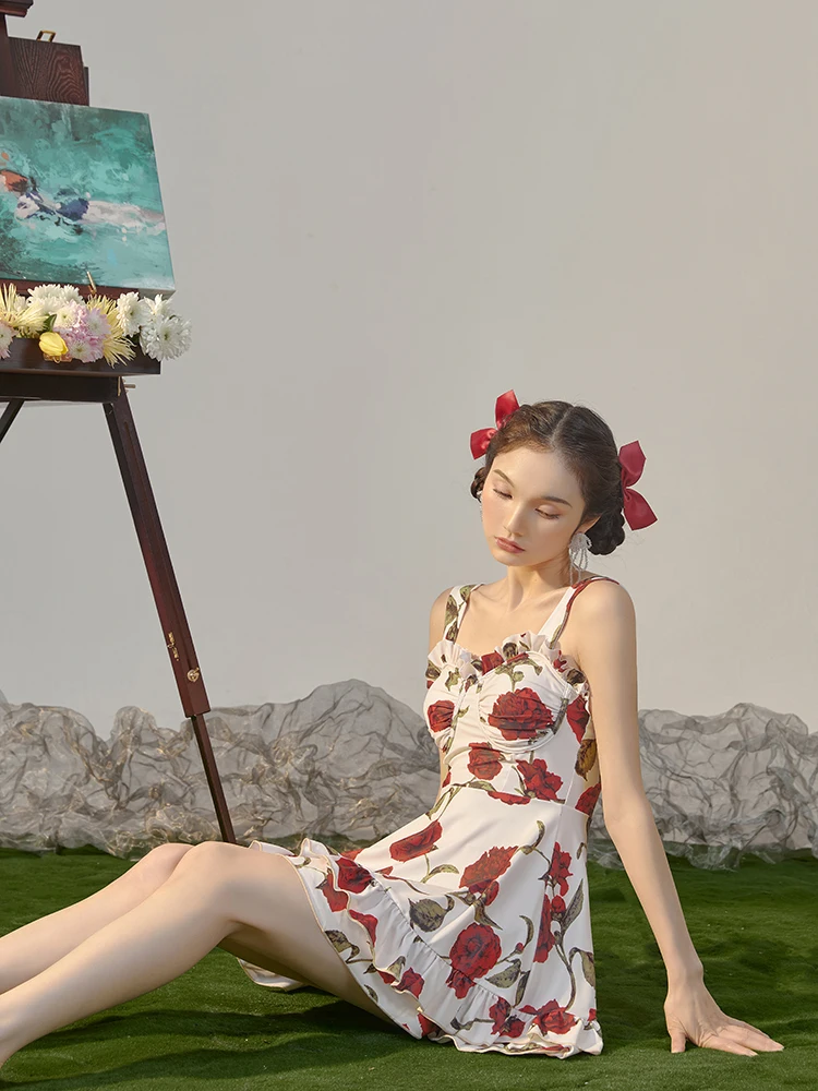 Novedad de verano, traje de baño de una pieza con estampado de rosas conservador para piscina, traje de baño femenino con tirantes y volantes dulces para vacaciones en la playa