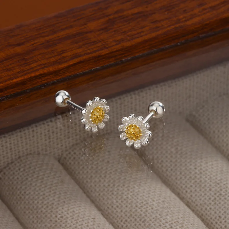 S925 Silver Daisy Flower Stud Earrings Fresh Sweet Minimal Screw Thread Student Ear Jewelry