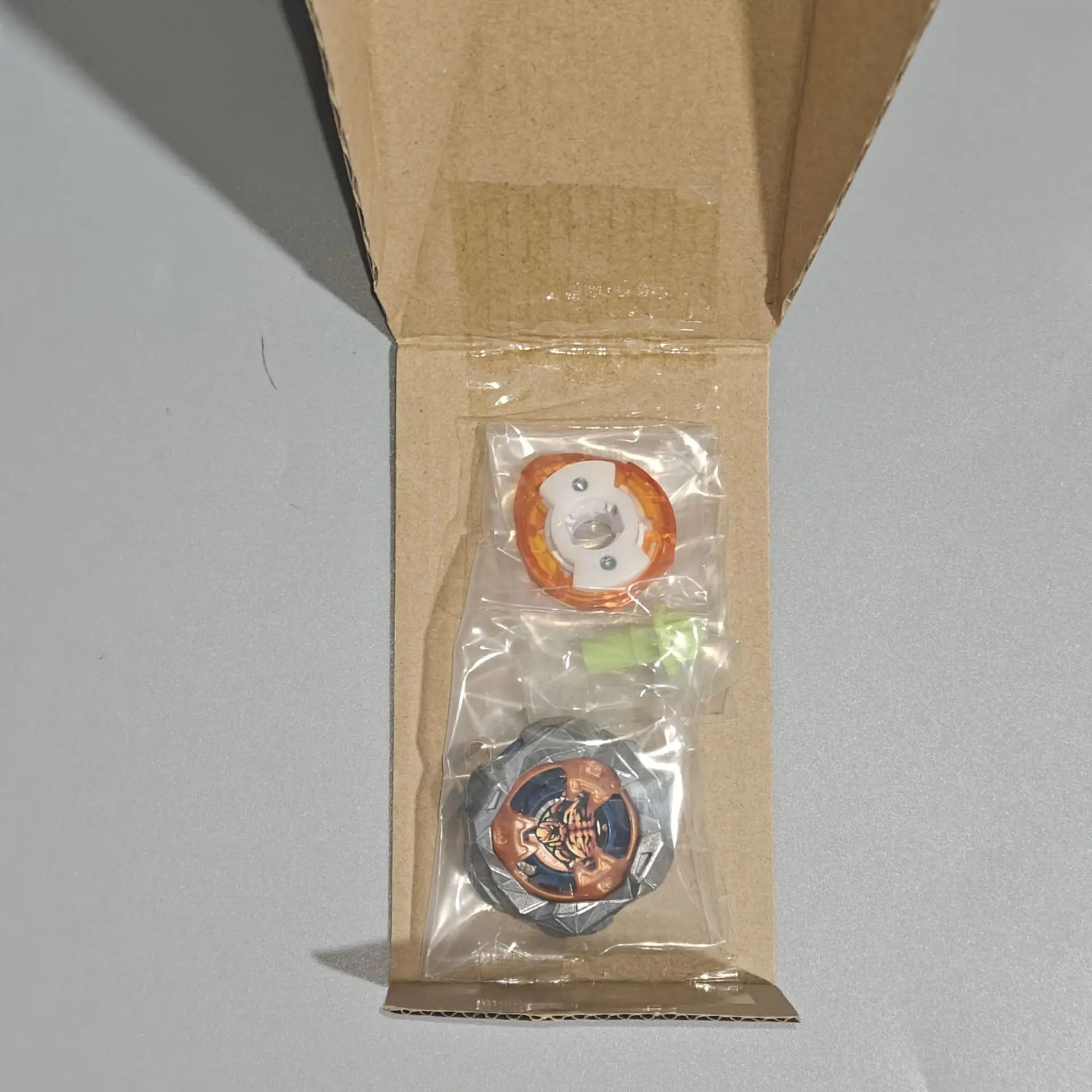 

MINISO ux13 Bey Launch-Type Explosive Beyblade Set Christmas and Halloween Gift Spinning Top Toy Battle Game