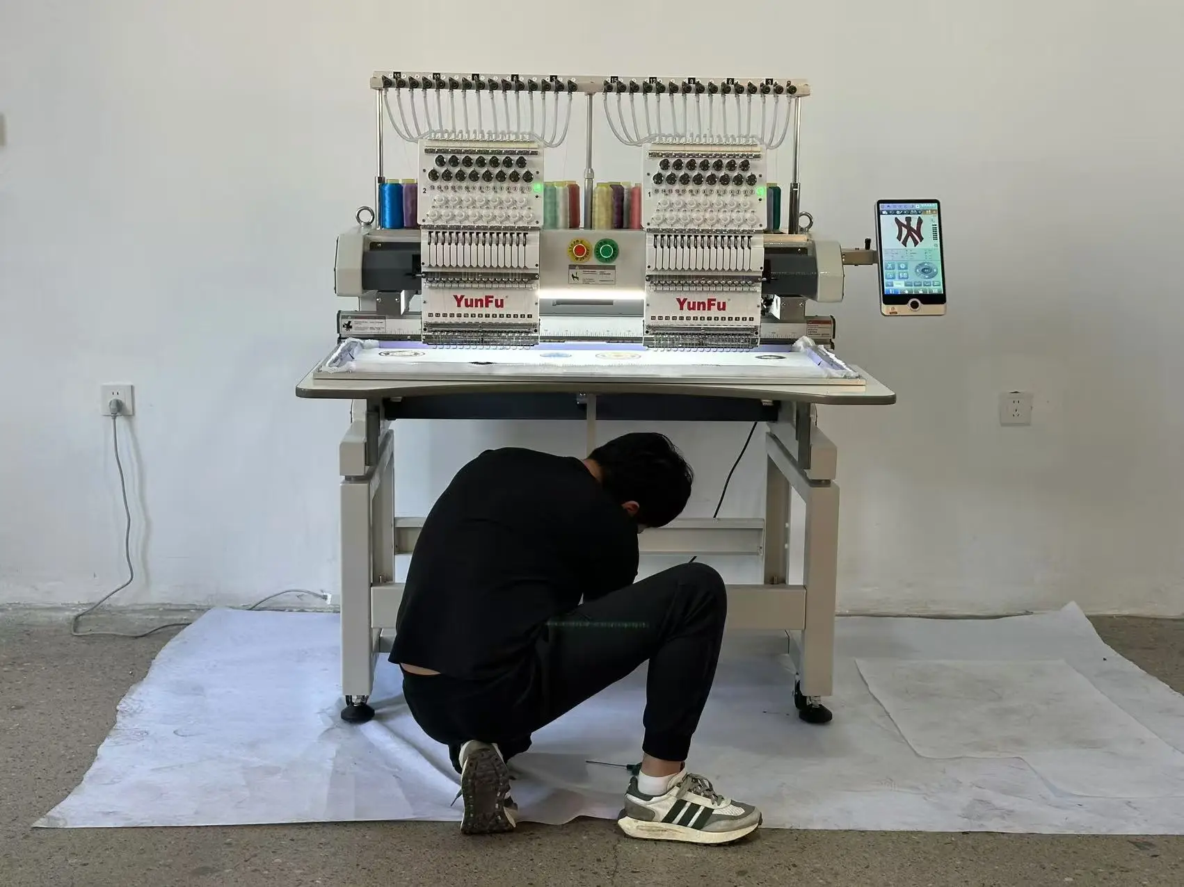High Quality 2 Heads 15 Needles Automatic Computerized Cap Embroidery Machine for Use in Garment Factories