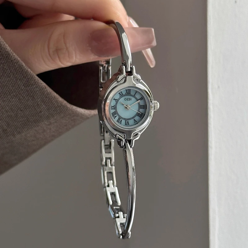 Blue romantic fashion quartz watch 2025 new light luxury niche bracelet simple high-end waterproof women's watch birthday gift