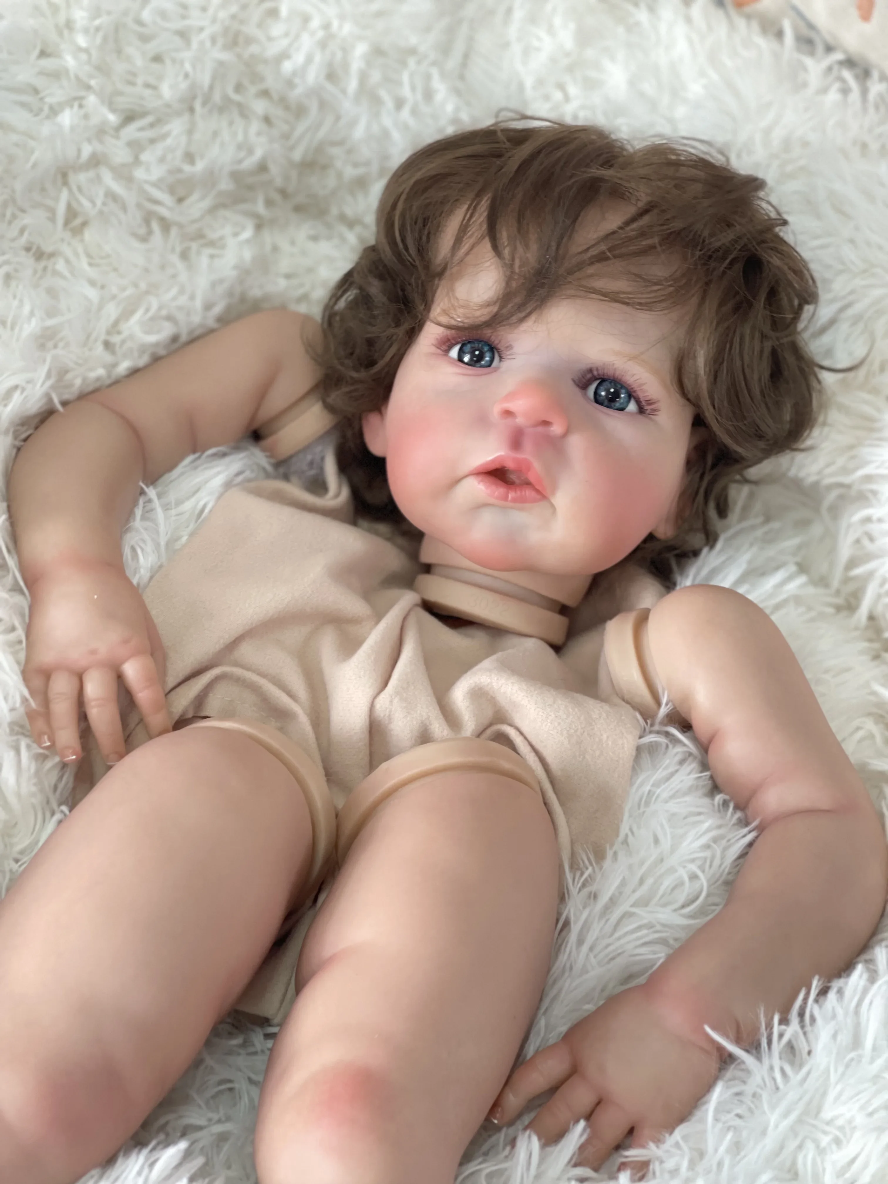 Kit bambola Sandie Reborn 24 '' Kit vuoto non verniciato/Kit già dipinto Parti di bambola fai da te di colore fresco al tocco morbido con corpo in tessuto